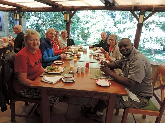 Frukost på Sarova Mara